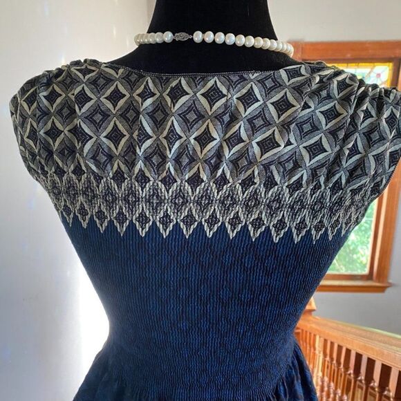 Max Studio Specialty Products Dress -- XS - Picture 4 of 5